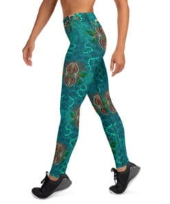 Alternative view of Quetzalcoatl shipibo blue lagoon Yoga Leggings